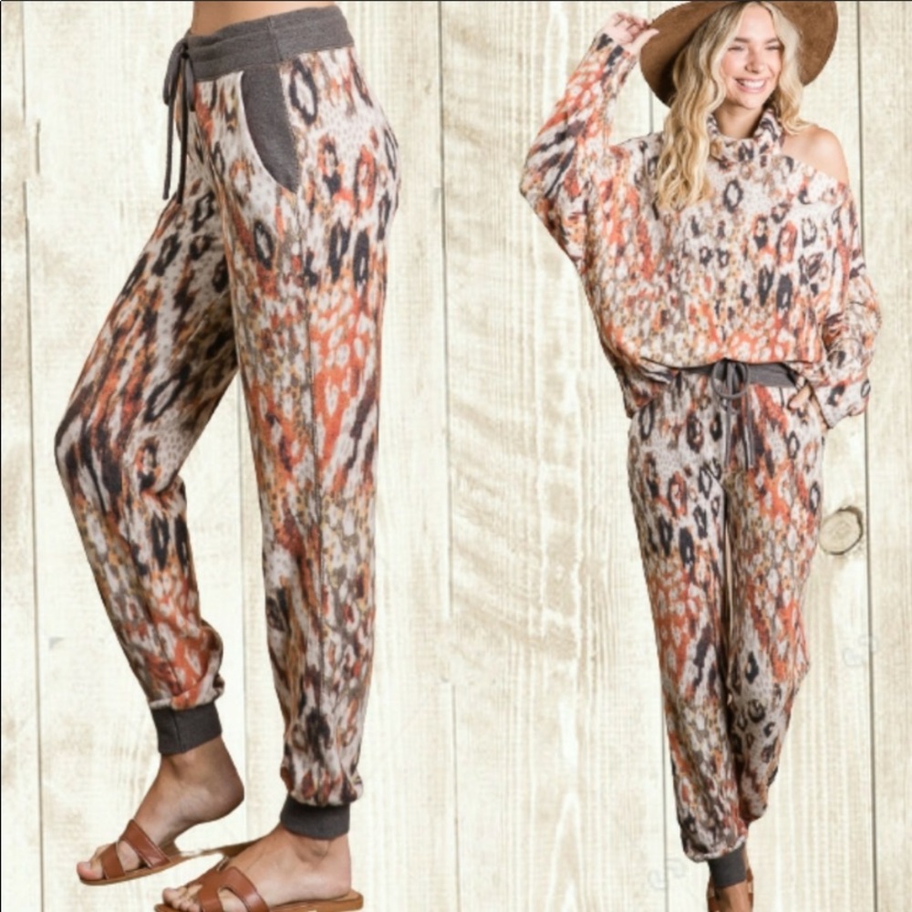 🤎🧡💛🌼🌻Multi Animal Print Joggers - Picture 4 of 14